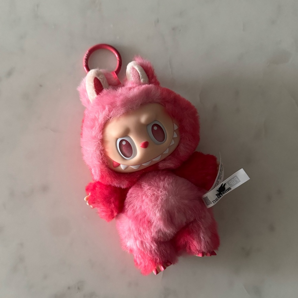 Labubu - Big Into Energy (Love)